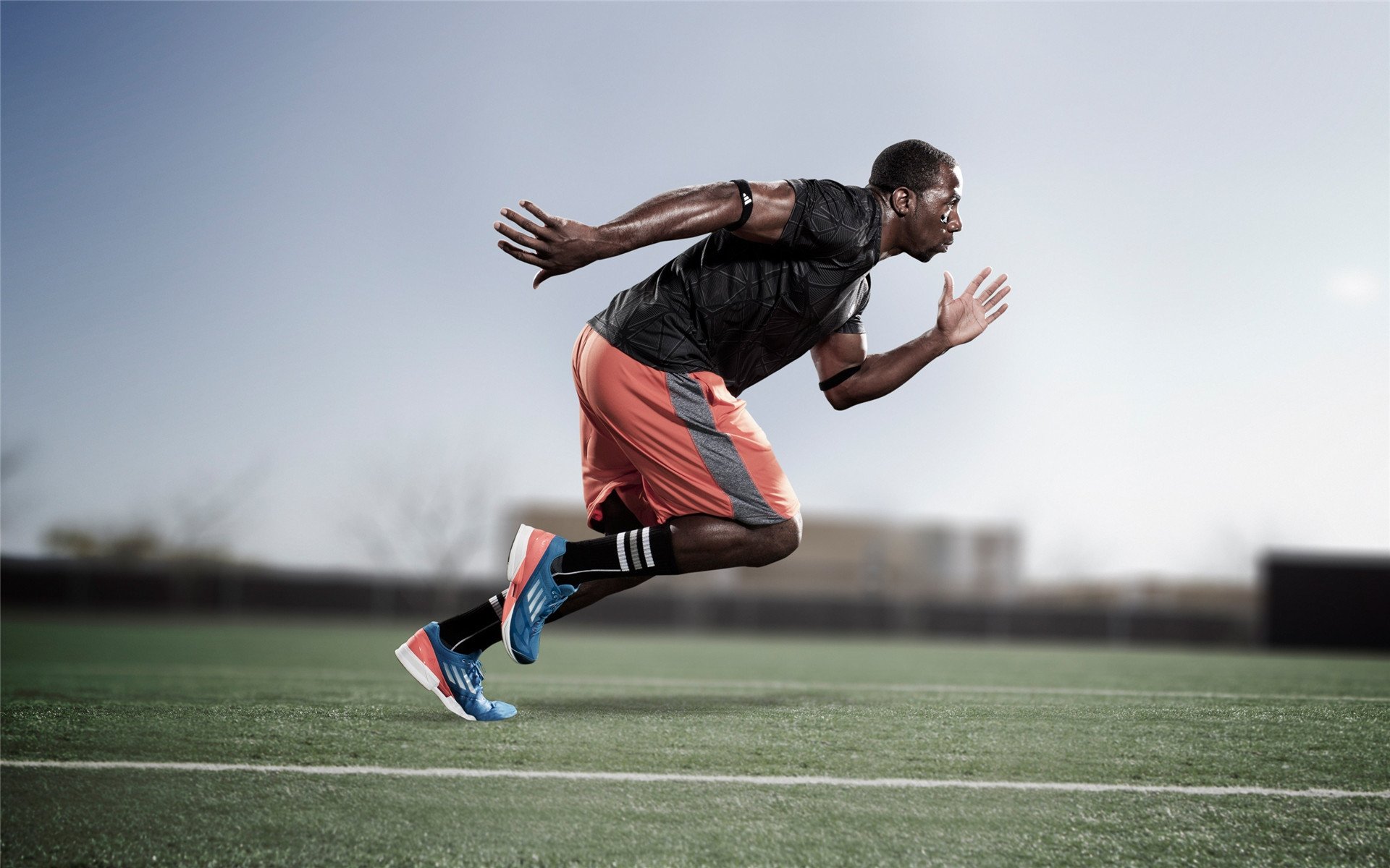 全国攀岩公开赛高水平选手齐聚一堂,攀岩资格赛